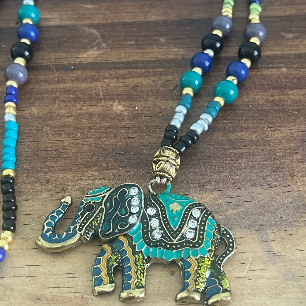 Elephant Pendant Beaded Necklace - Multicolor
